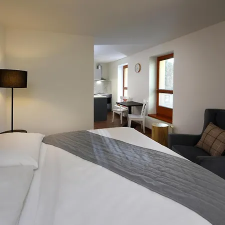 Aplend Magnolia Apartmanhotel Tátralomnic